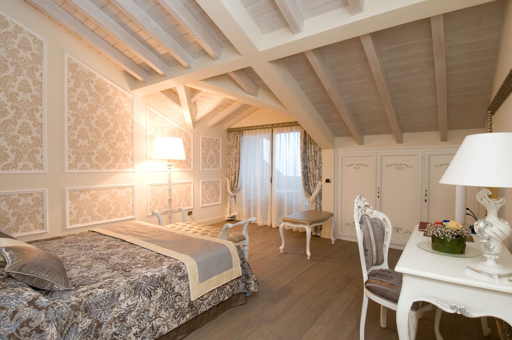 Hotel Villa Del Sogno 28/77
