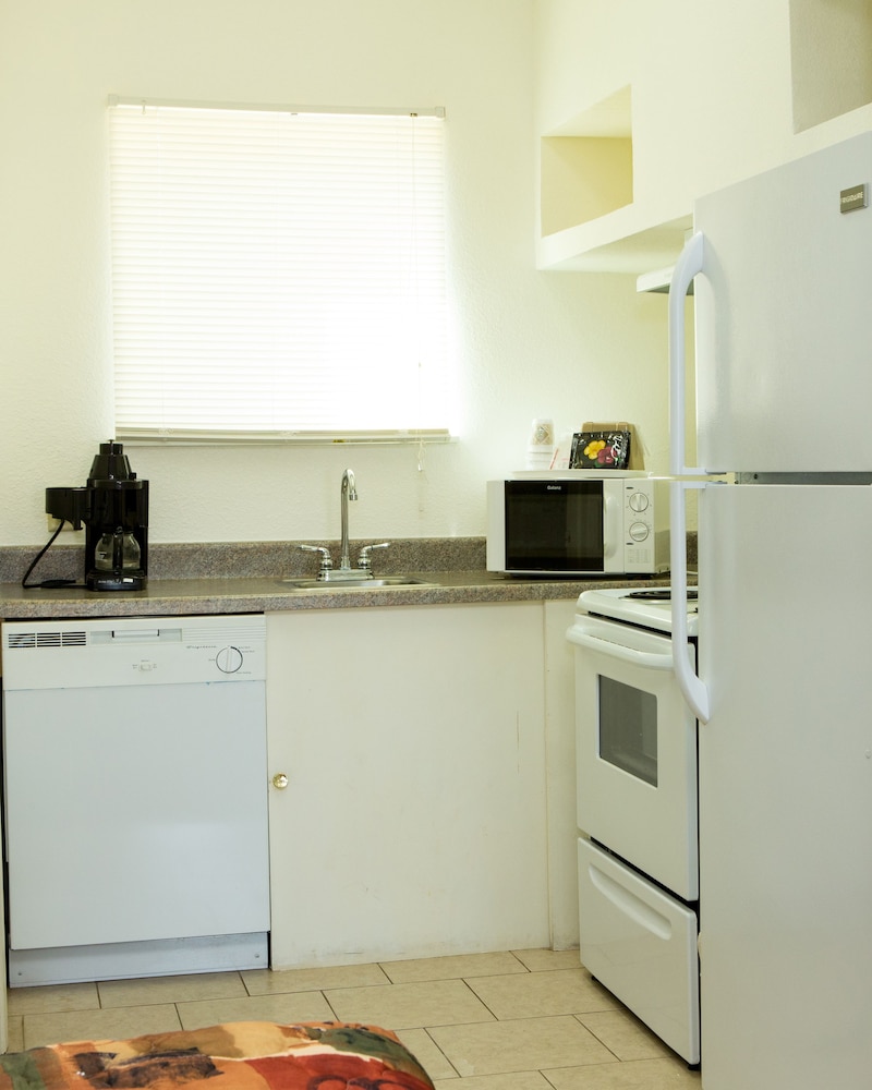 Sands Inn And Kitchen Suites 12/51