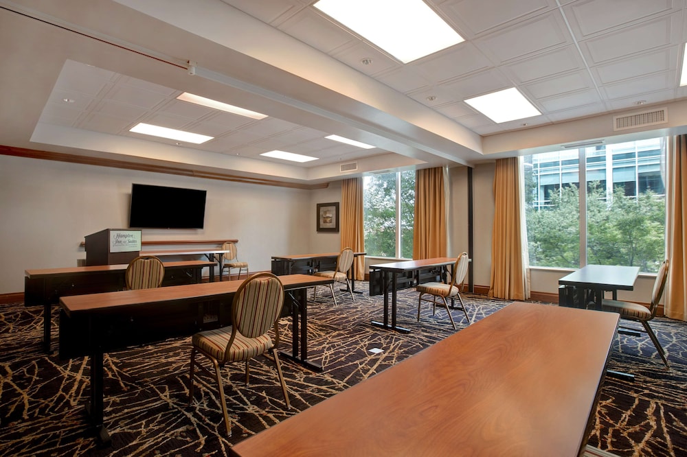 Hampton Inn & Suites Greenville Downtown RiverPlace 48/52