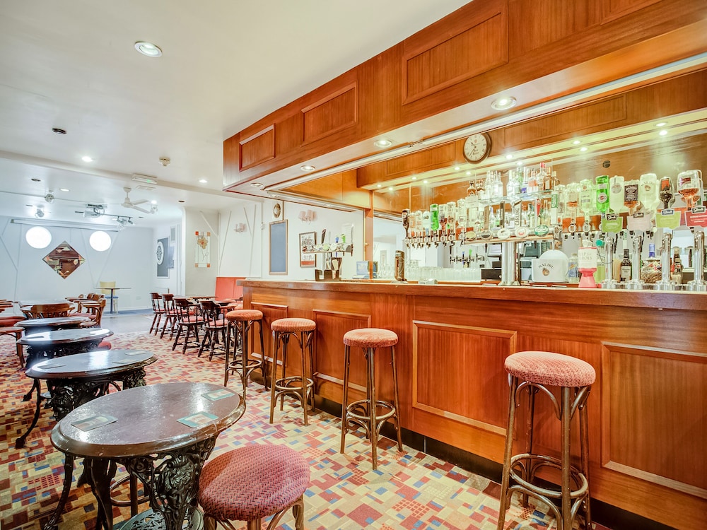 Oyo Godolphin Arms Hotel 59/67