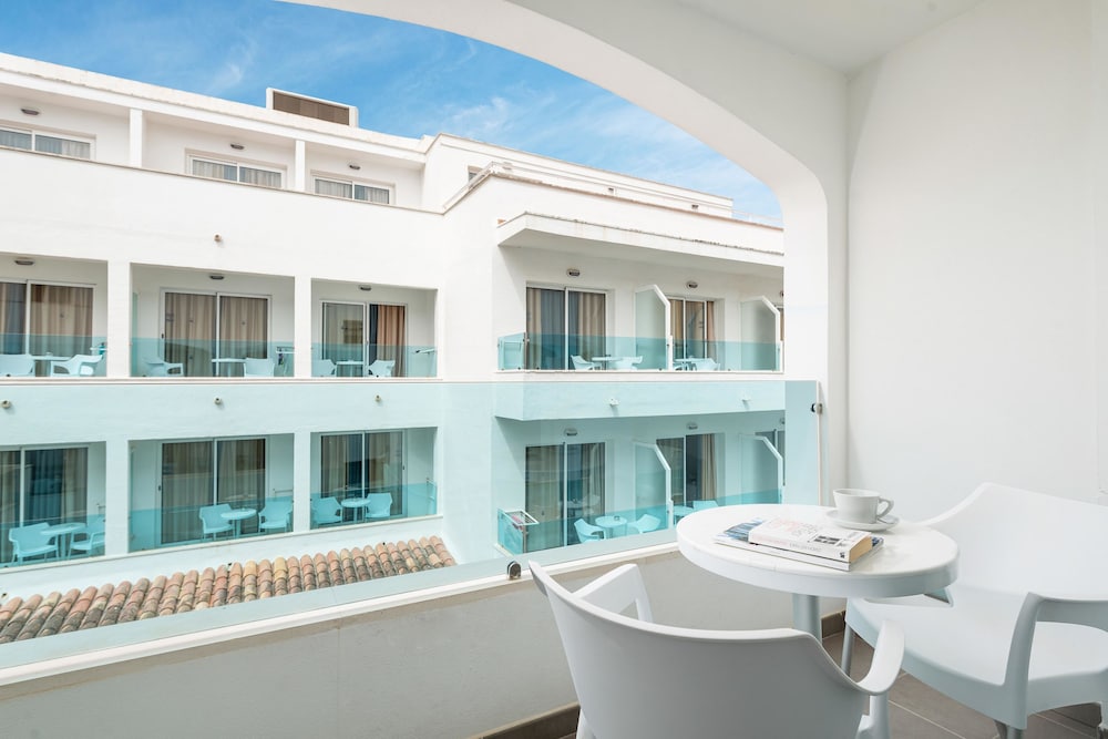 Hotel Cala Bona 5/72
