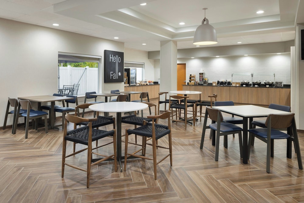 Fairfield Inn And Suites Lake City 32/50