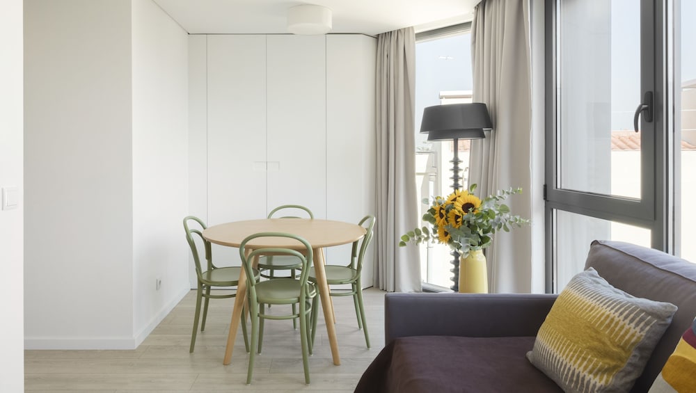 Lisbon Serviced Apartments Parque 52/66