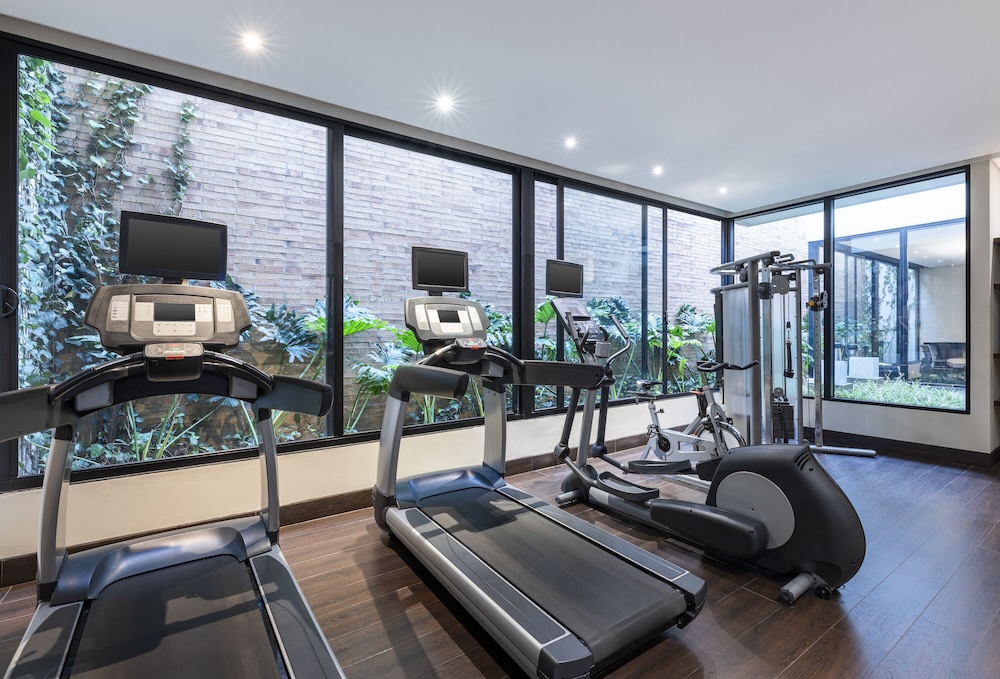 Hotel 93 Luxury Residences 36/69