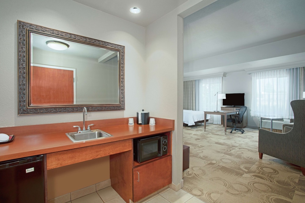 Hampton Inn Suites Yuba City 40/44