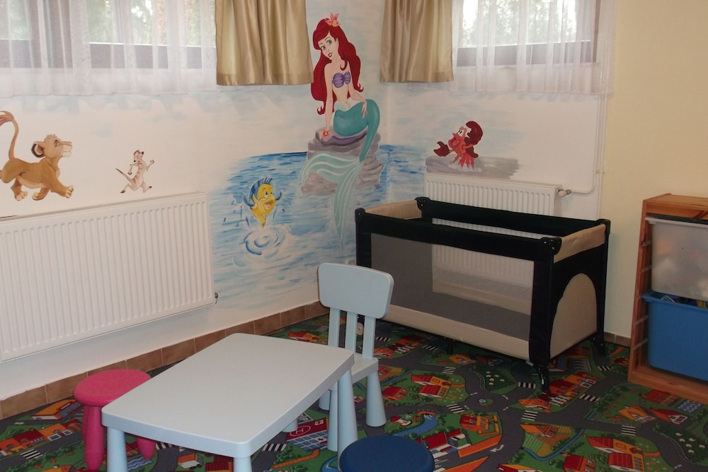 Helios Hotel Pension 48/73
