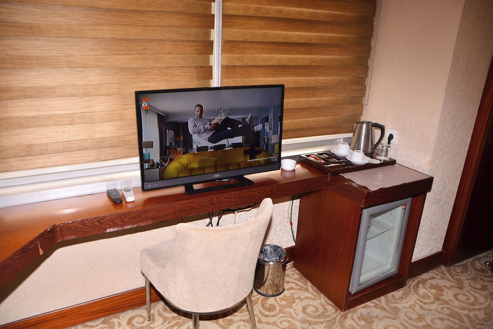 ASRIN BUSINESS HOTEL 65/73