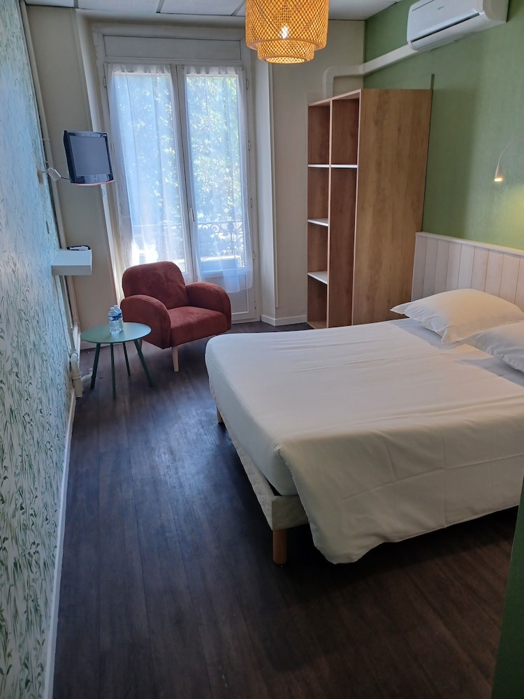 Cecil Hotel 16/49