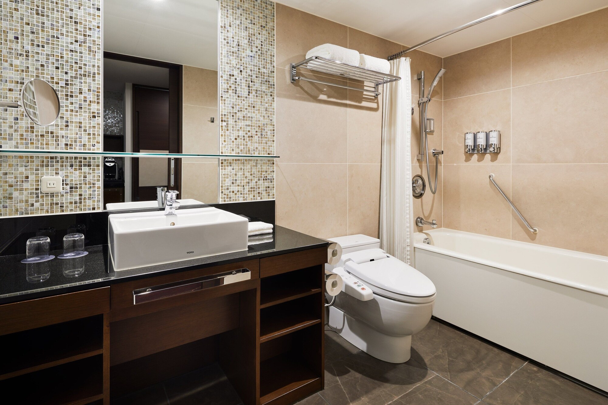 غرفة كلوب بسريرين مزدوجين، Sheraton Grande Tokyo Bay Hotel 5/5