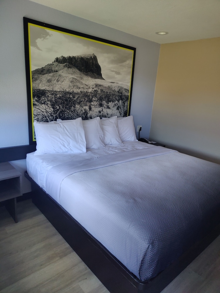 Super 8 by Wyndham Big Spring 10/28