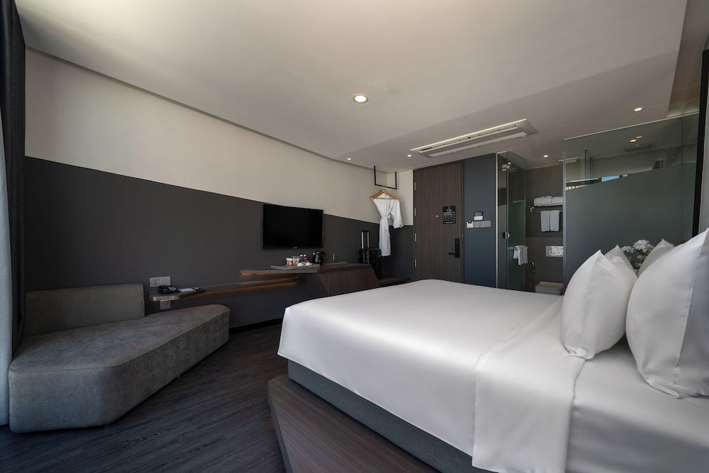 Draco Hotel and Suites 17/55