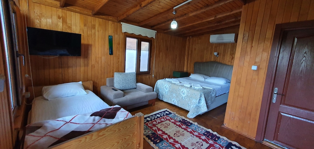 Albatross Dag Evleri Butik Otel 10/24