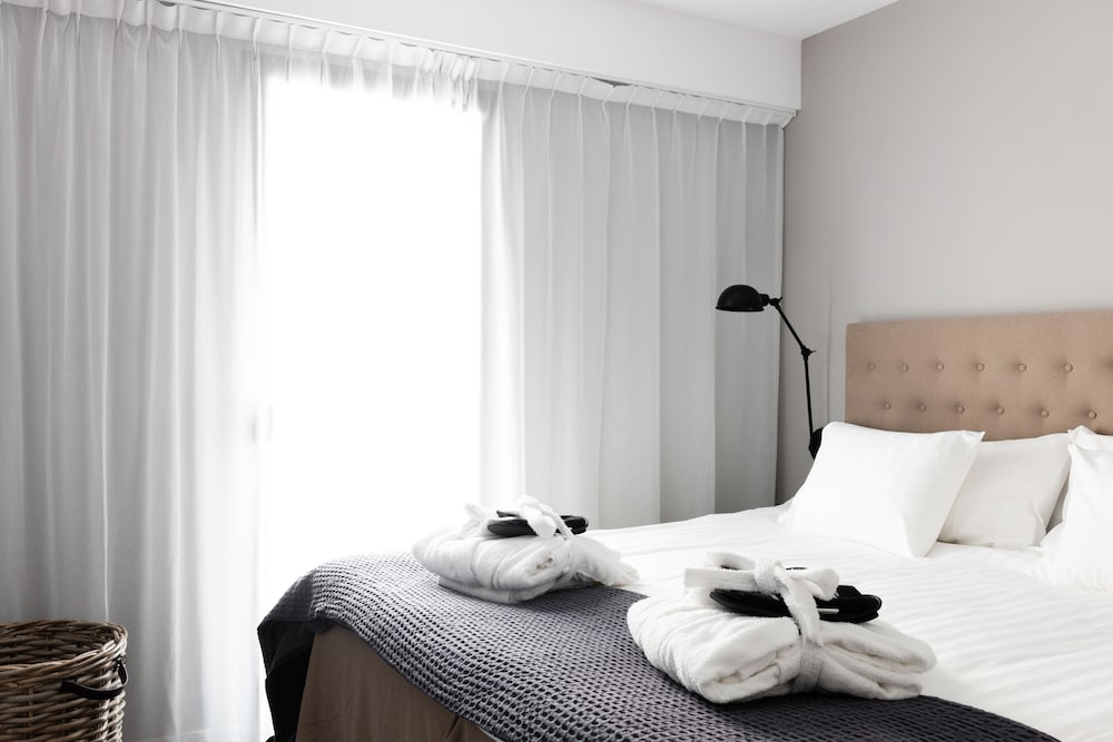 2 BEDROOMS, DELUXE, APARTMENT