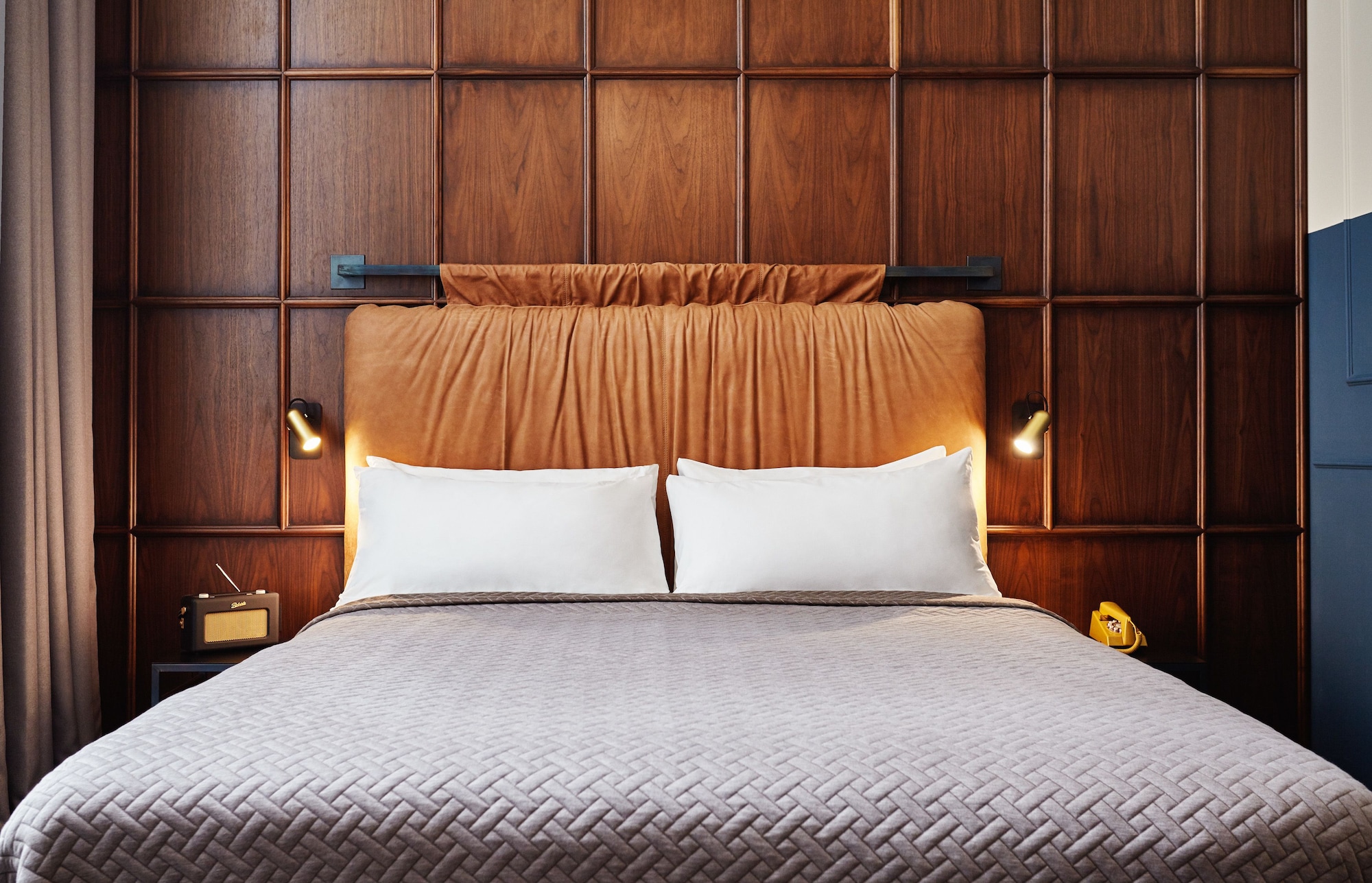 Room at The Hoxton Amsterdam, AMSTERDAM
