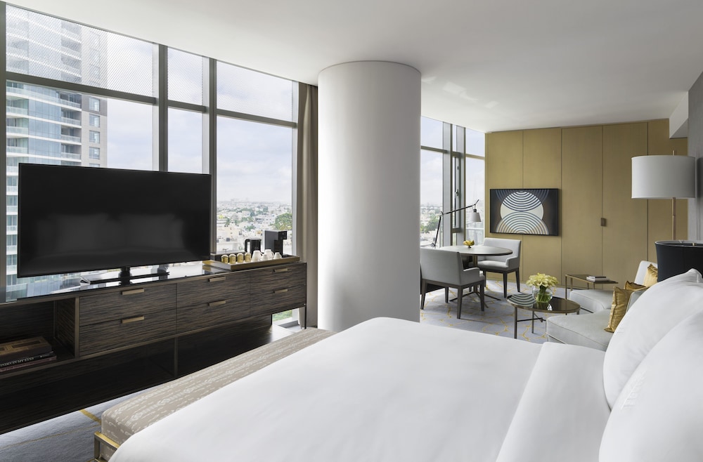 Four Seasons Hotel Bengaluru At Embassy One 11/75