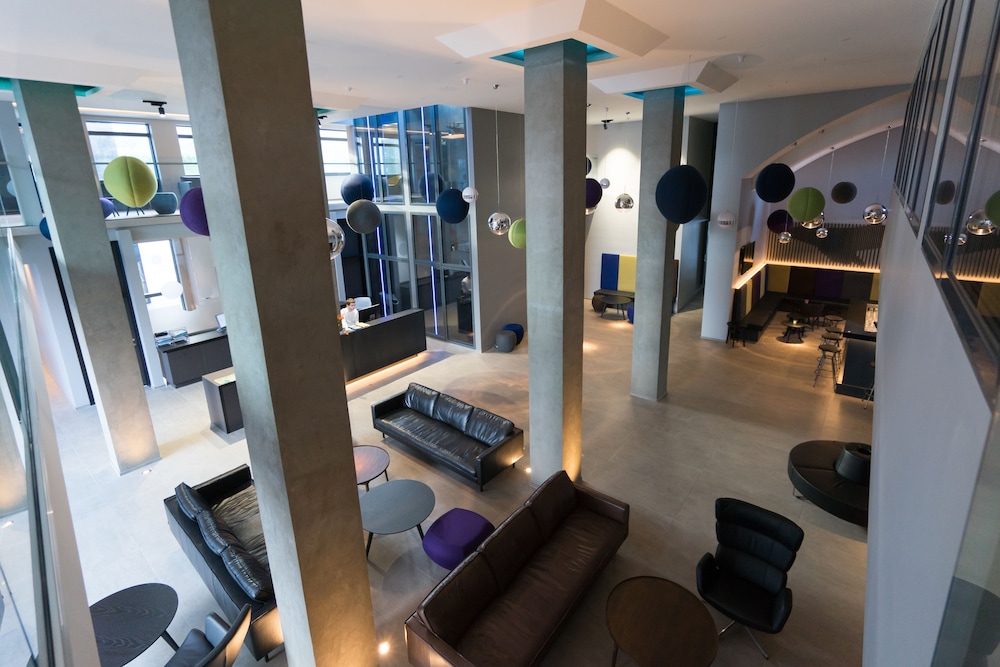 Fosshotel Husavik 35/50
