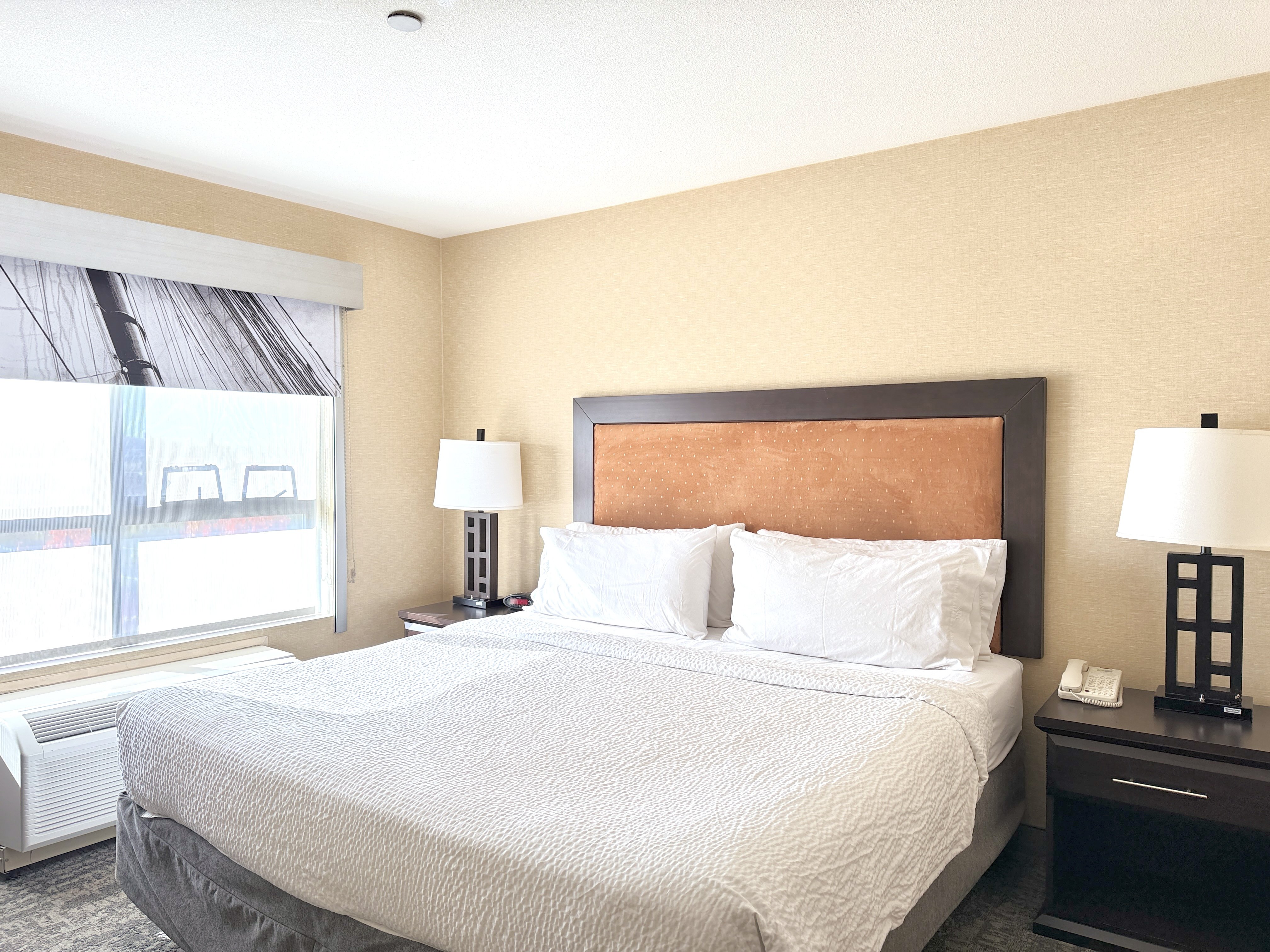 Holiday Inn Express Suites Riverport 14/76
