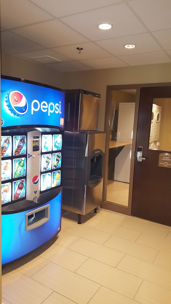 Microtel Inn And Suites By Wyndham Whitecourt 19/41