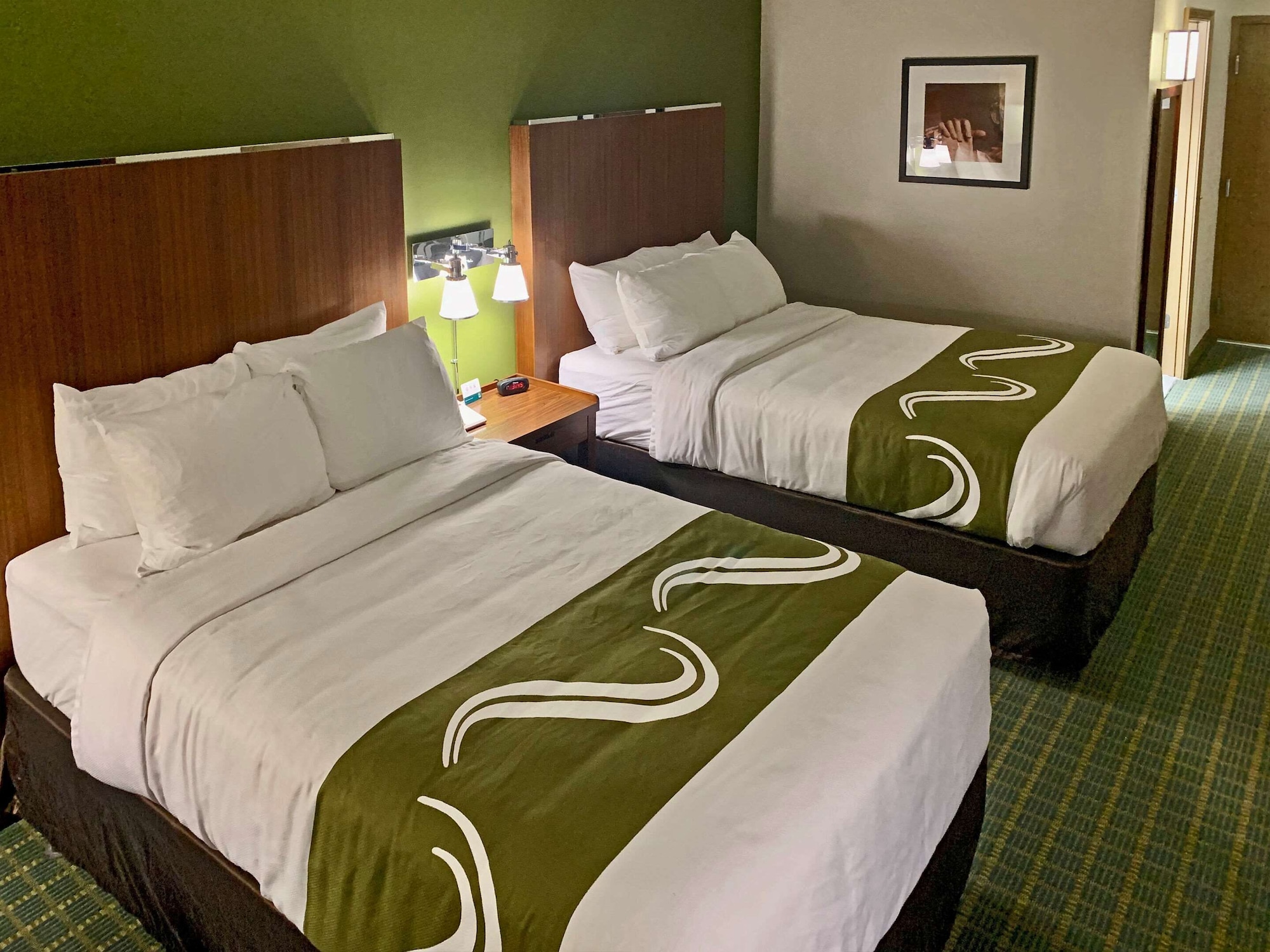 UPGRADE, 2 DOUBLE BEDS