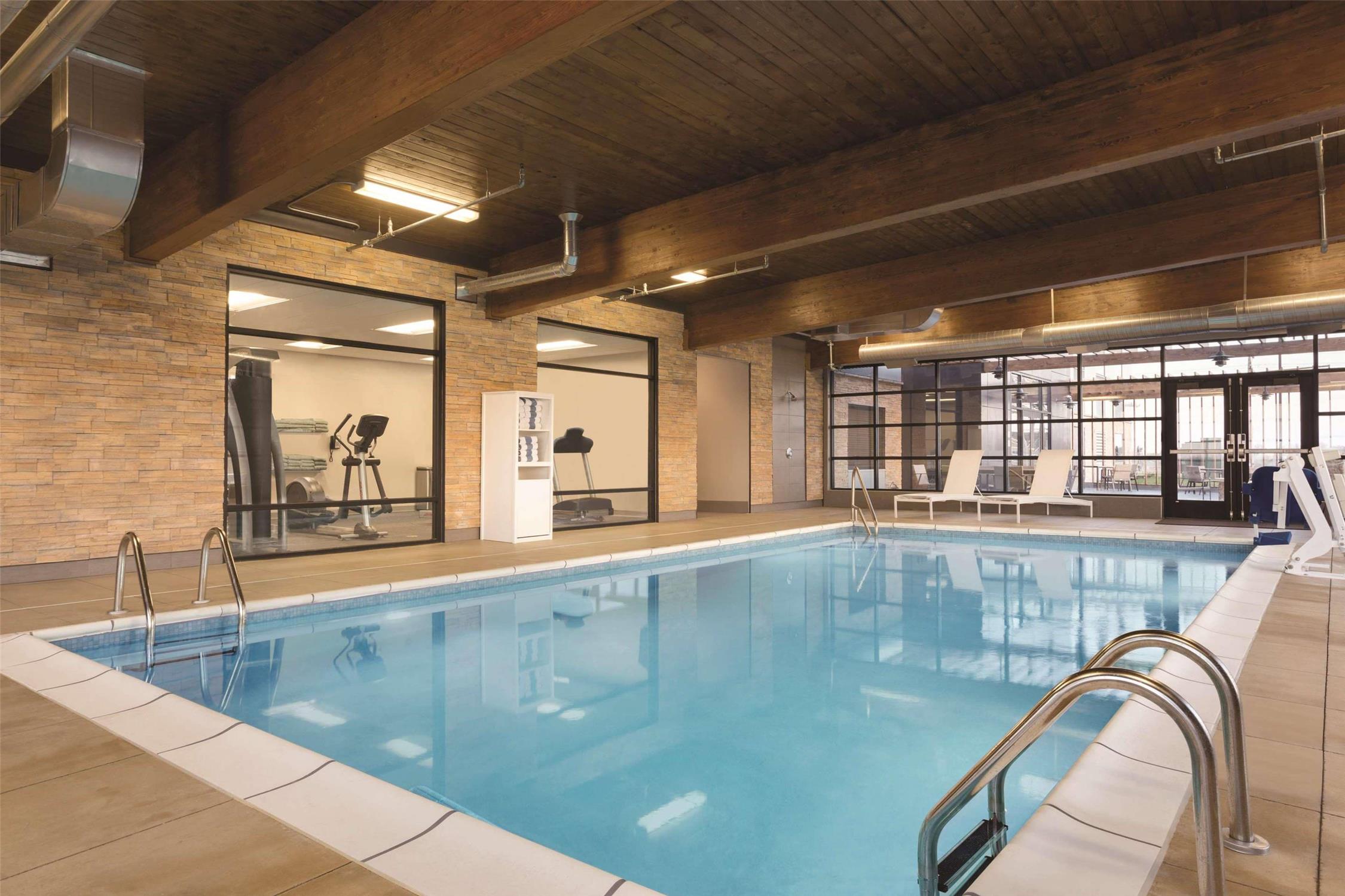 Country Inn & Suites by Radisson Lawrence KS 18/38