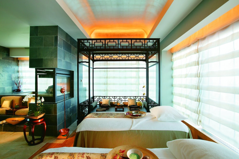 Mandarin Oriental New York 15/84