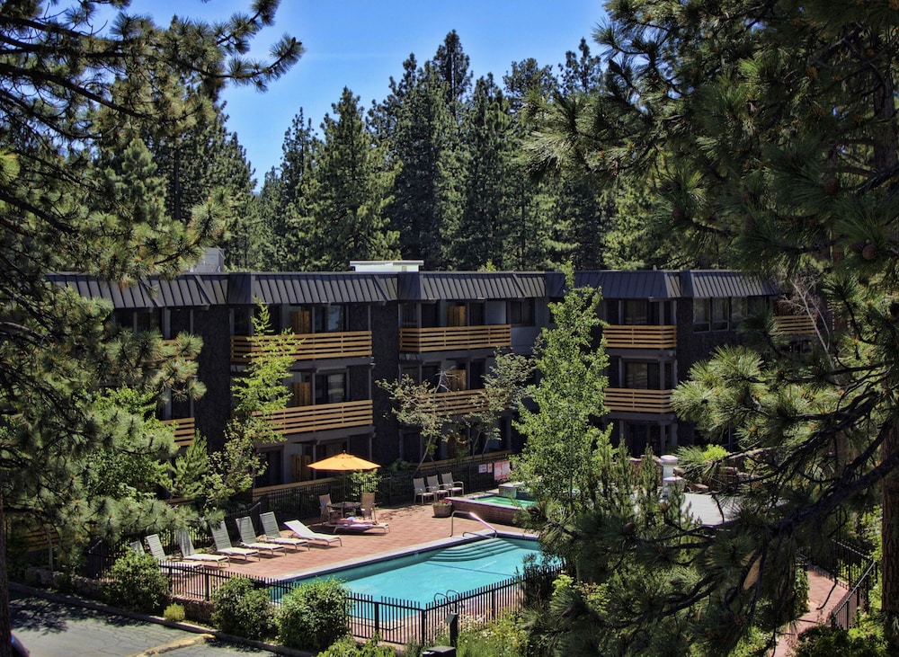 Hotel Azure Tahoe 30/39