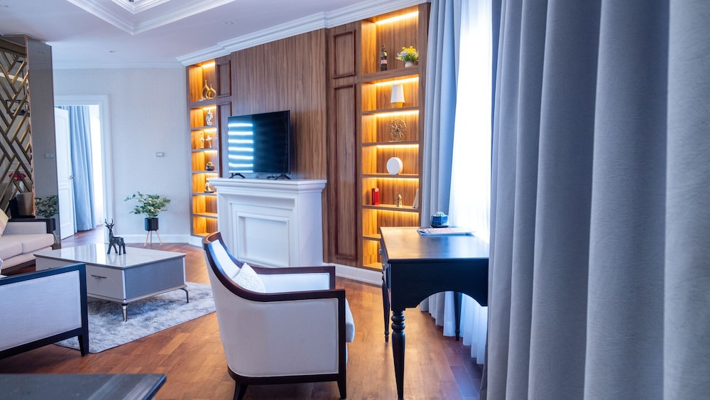 Mintra Hotel 40/48