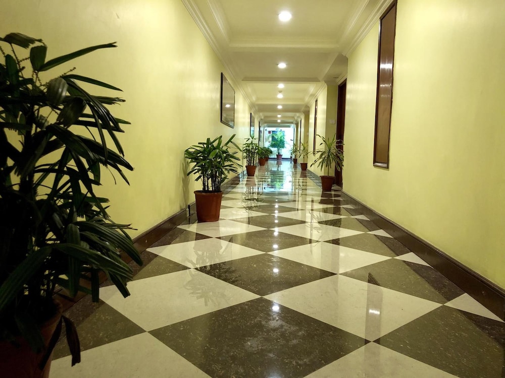 Ritz Plaza 45/50