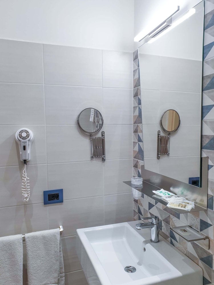 Color Hotel Rimini 65/69
