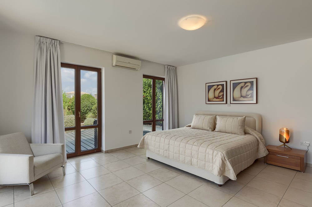 Aphrodite Hills Rentals - Superior Villas 14/50