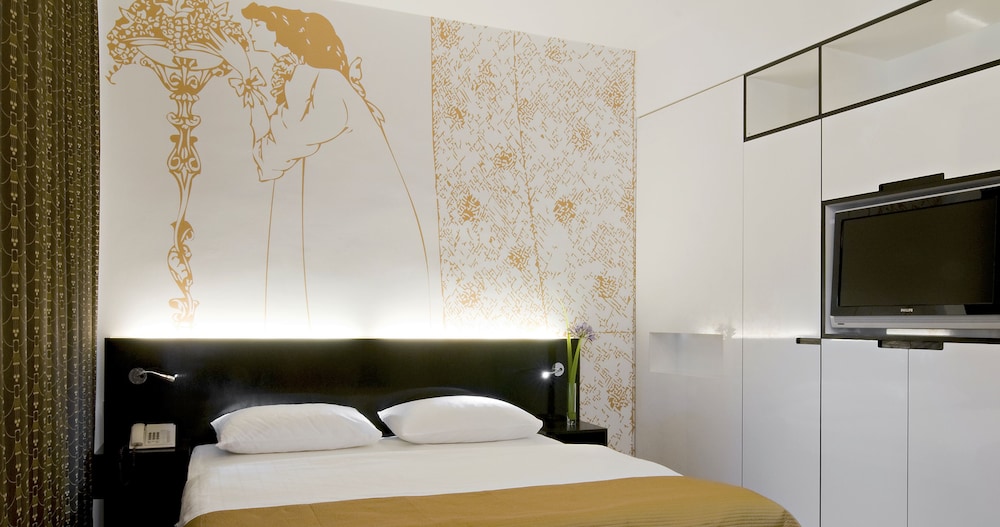 SUPERIOR, DOUBLE BED