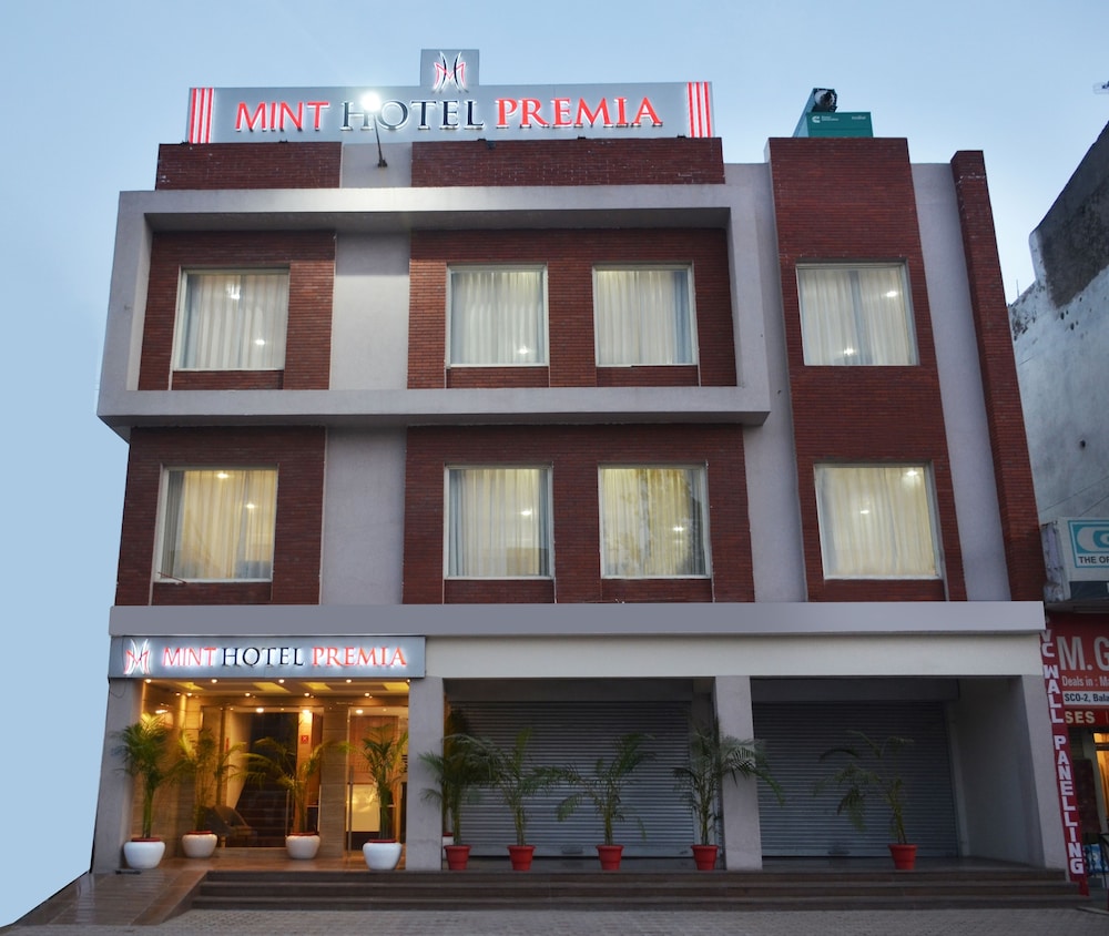 Mint Hotel Premia 1/36