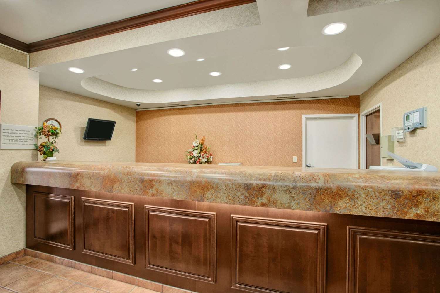 Super 8 by Wyndham Grayville 5/20