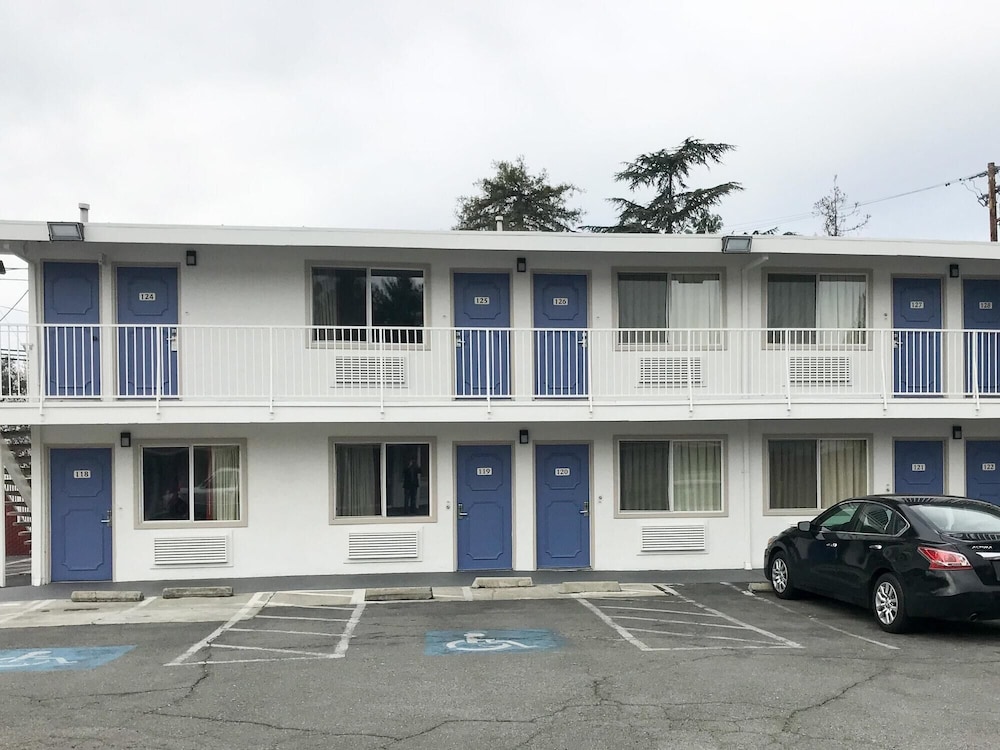 Motel6 Concord, CA 33/38