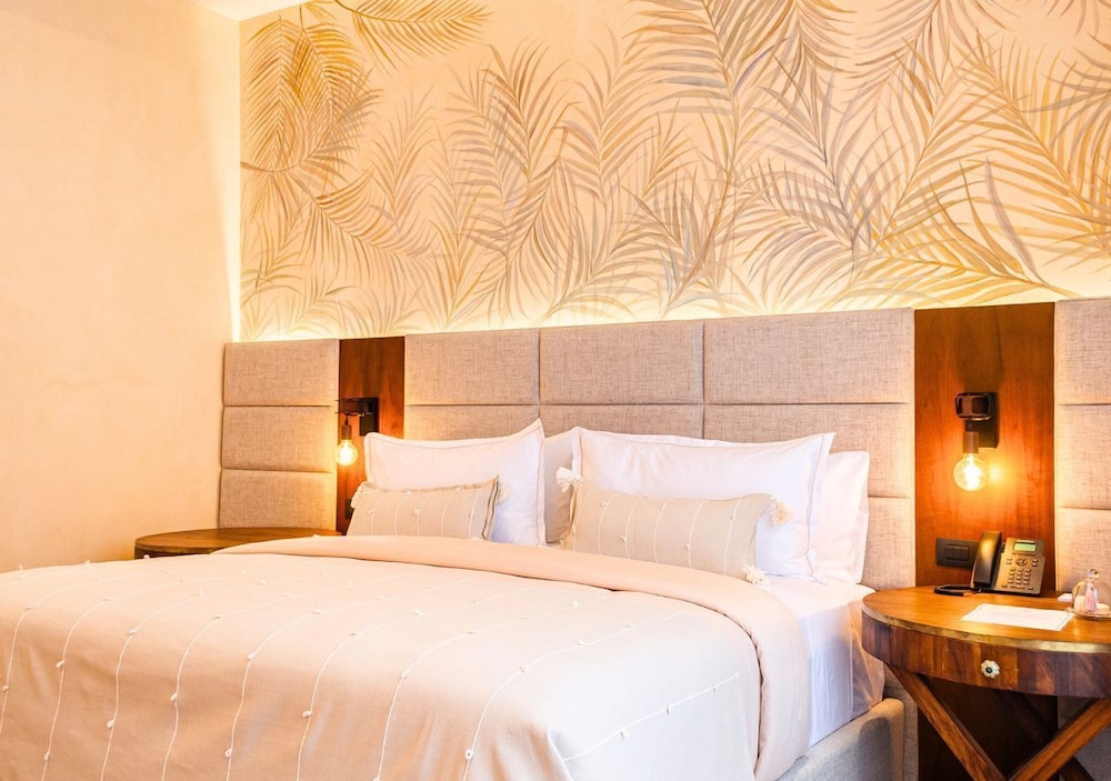 MASTER, SUITE, PLUNGE POOL