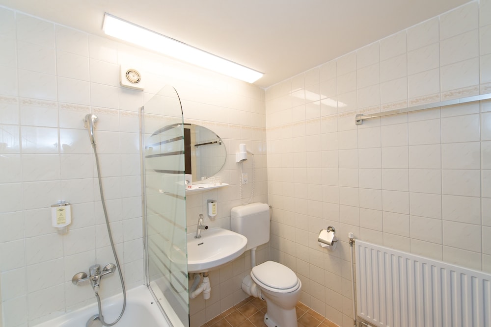 Mozart Hotel 57/60