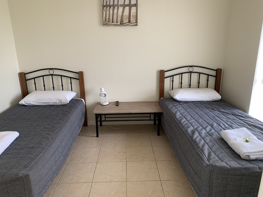 Robetown Motor Inn And Apartments 20/80
