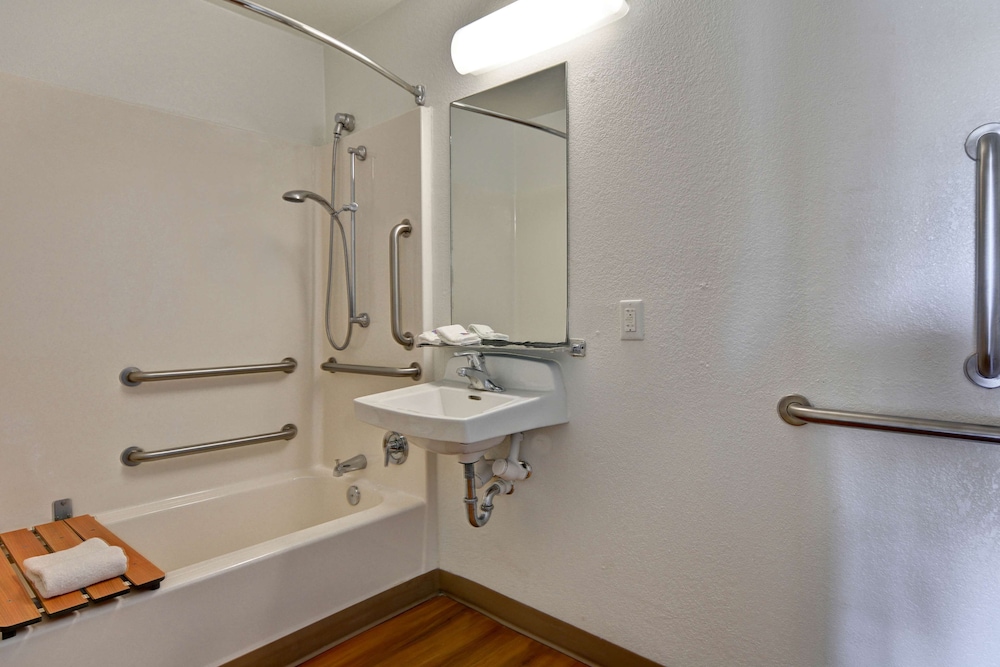 Motel6 Cocoa Beach, FL 59/61
