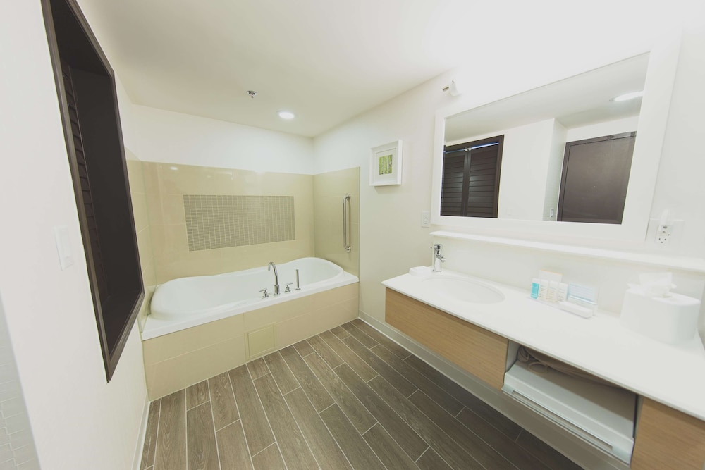 Hampton Inn Suites By Hilton Bolton On Canada 34/46