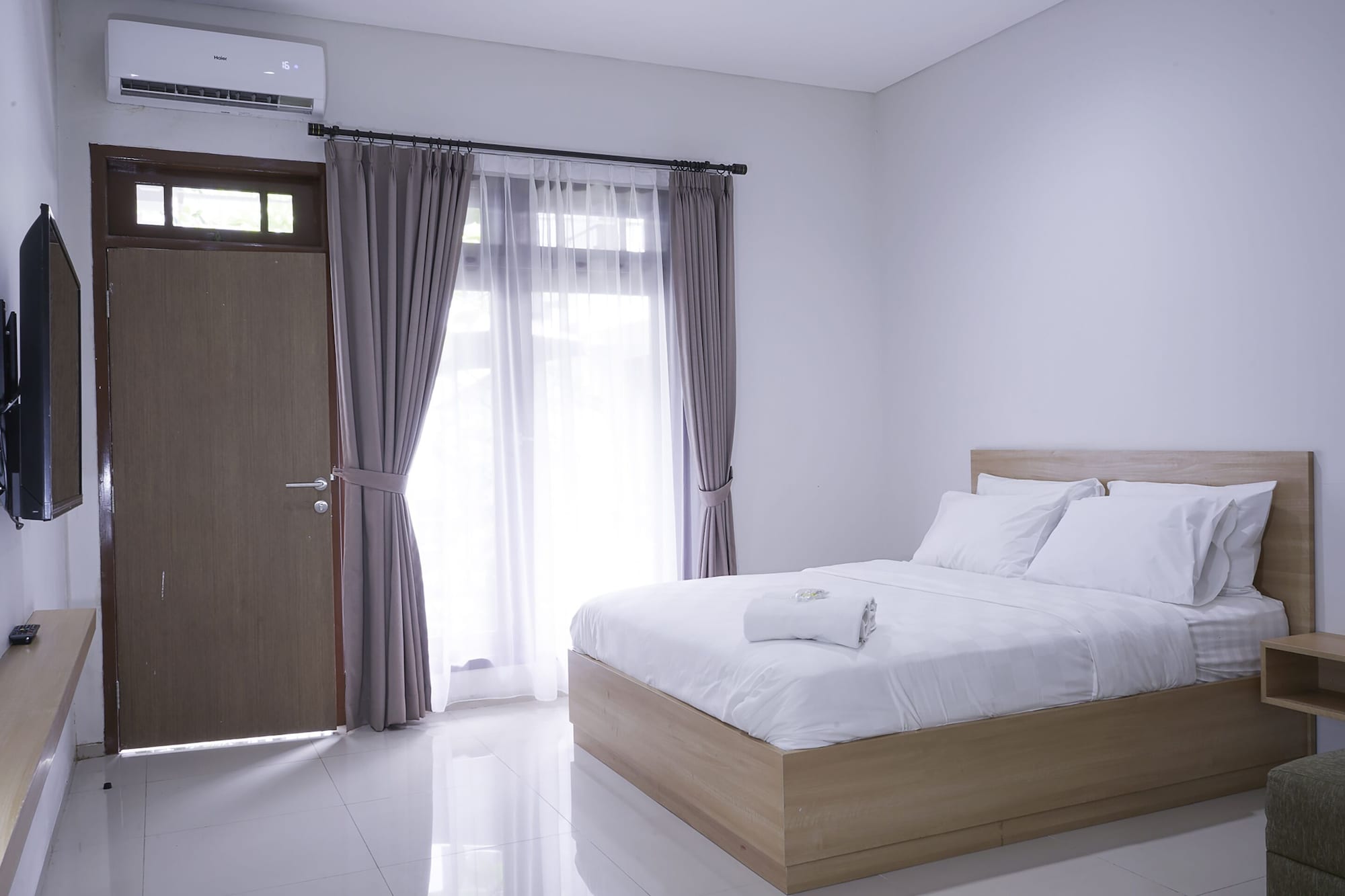 EXECUTIVE, DOUBLE BED