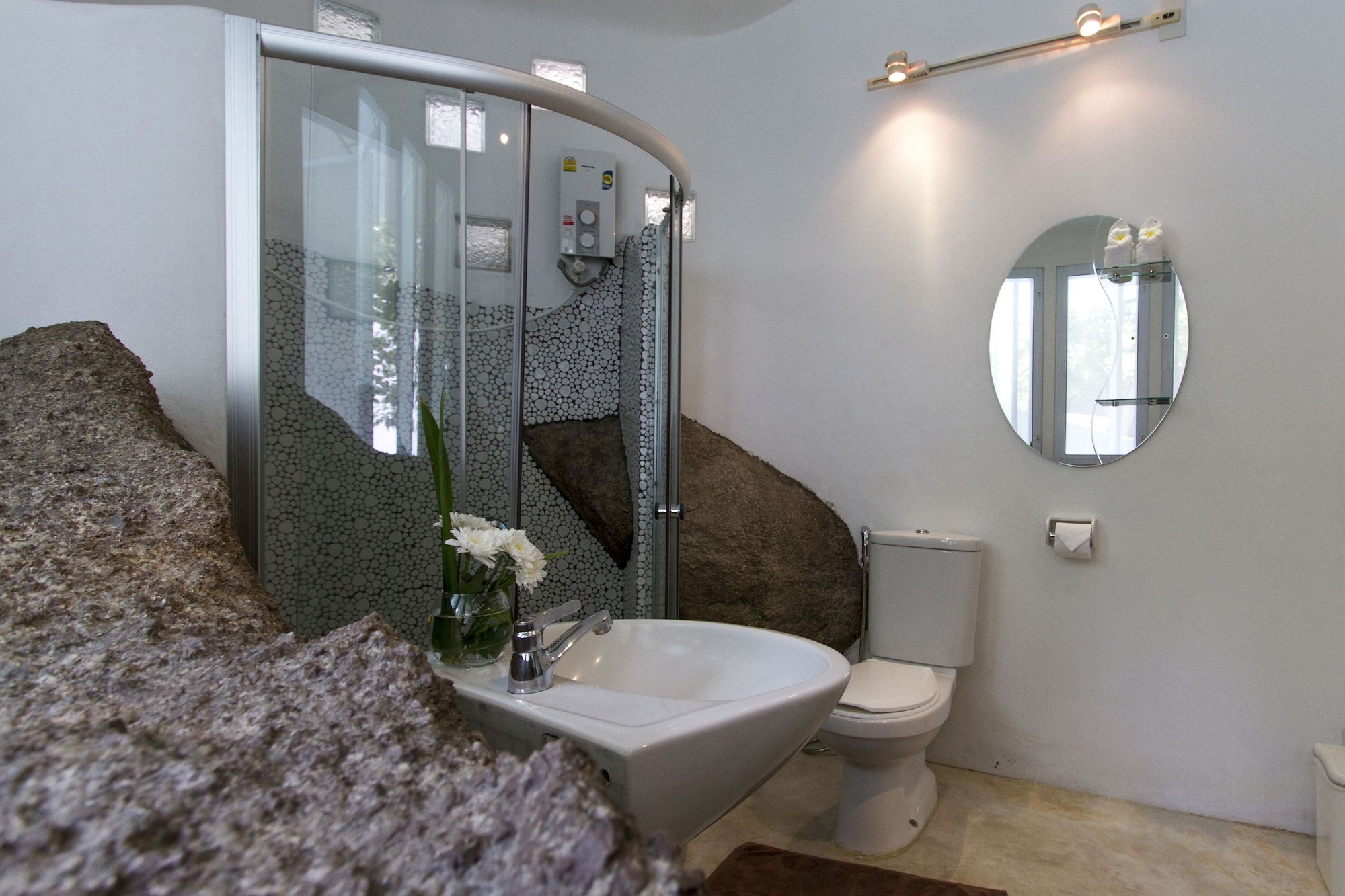3 BEDROOMS