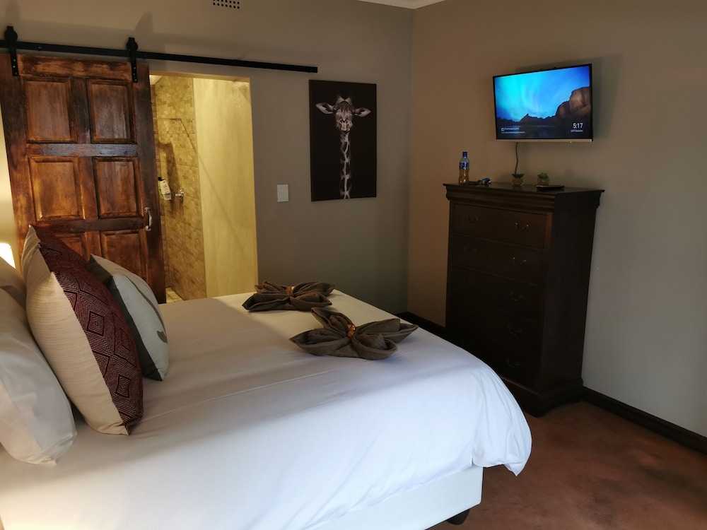 1 Bedroom, Superior, Queen Bed, Courtyard Area