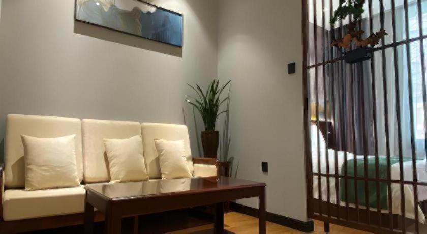 GreenTree Inn Datong High-speed Railway Station Wanda Plaza Fangte Express Hotel 36/48