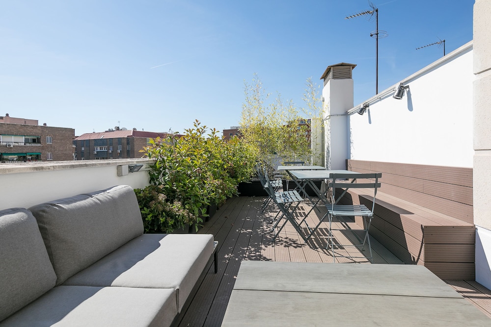 Feelathome Waldorf Suites Apartments 29/40