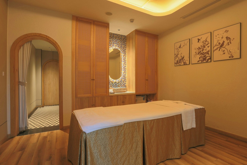Sheraton Hanoi West 37/71
