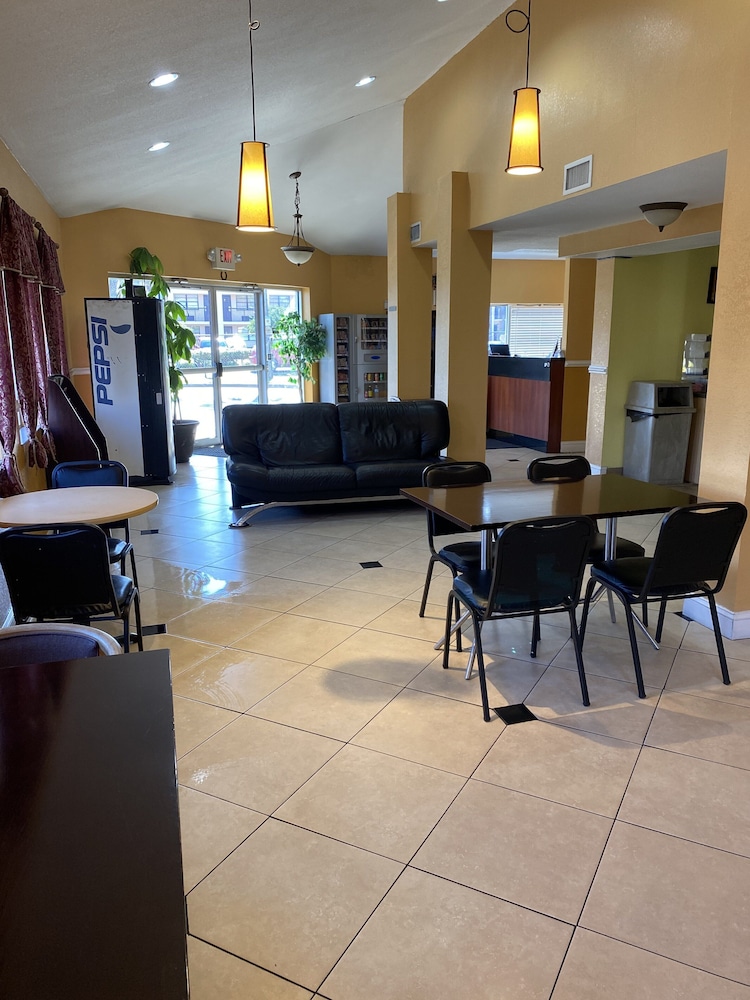 Knights Inn Jacksonville Downtown 7/21