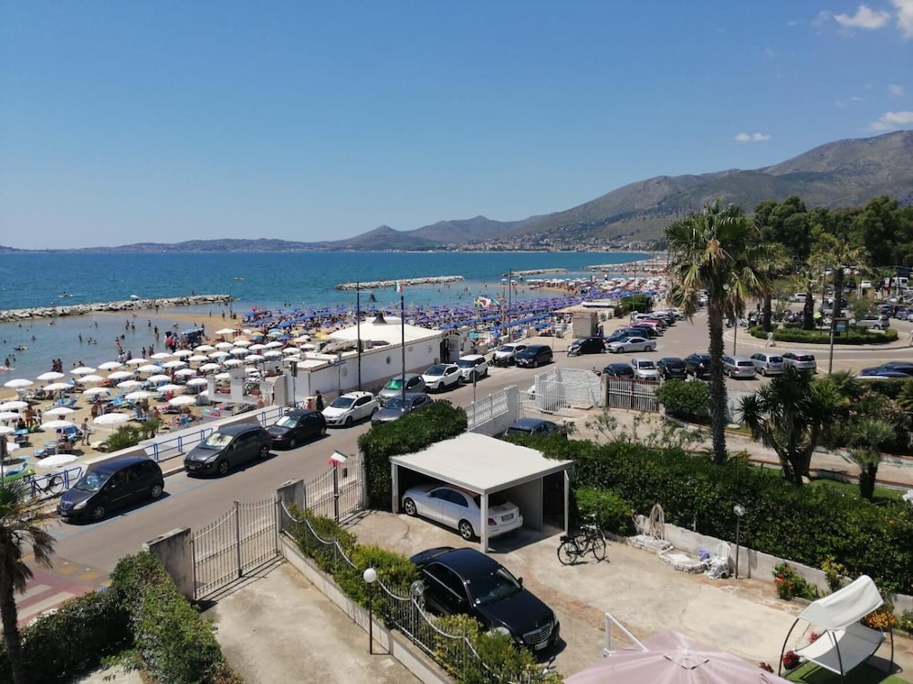 Hotel Tirreno 37/52