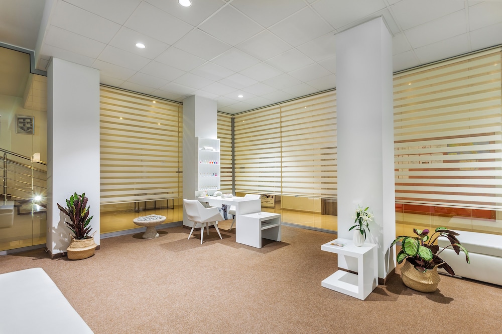 Kriopigi Hotel 77/104