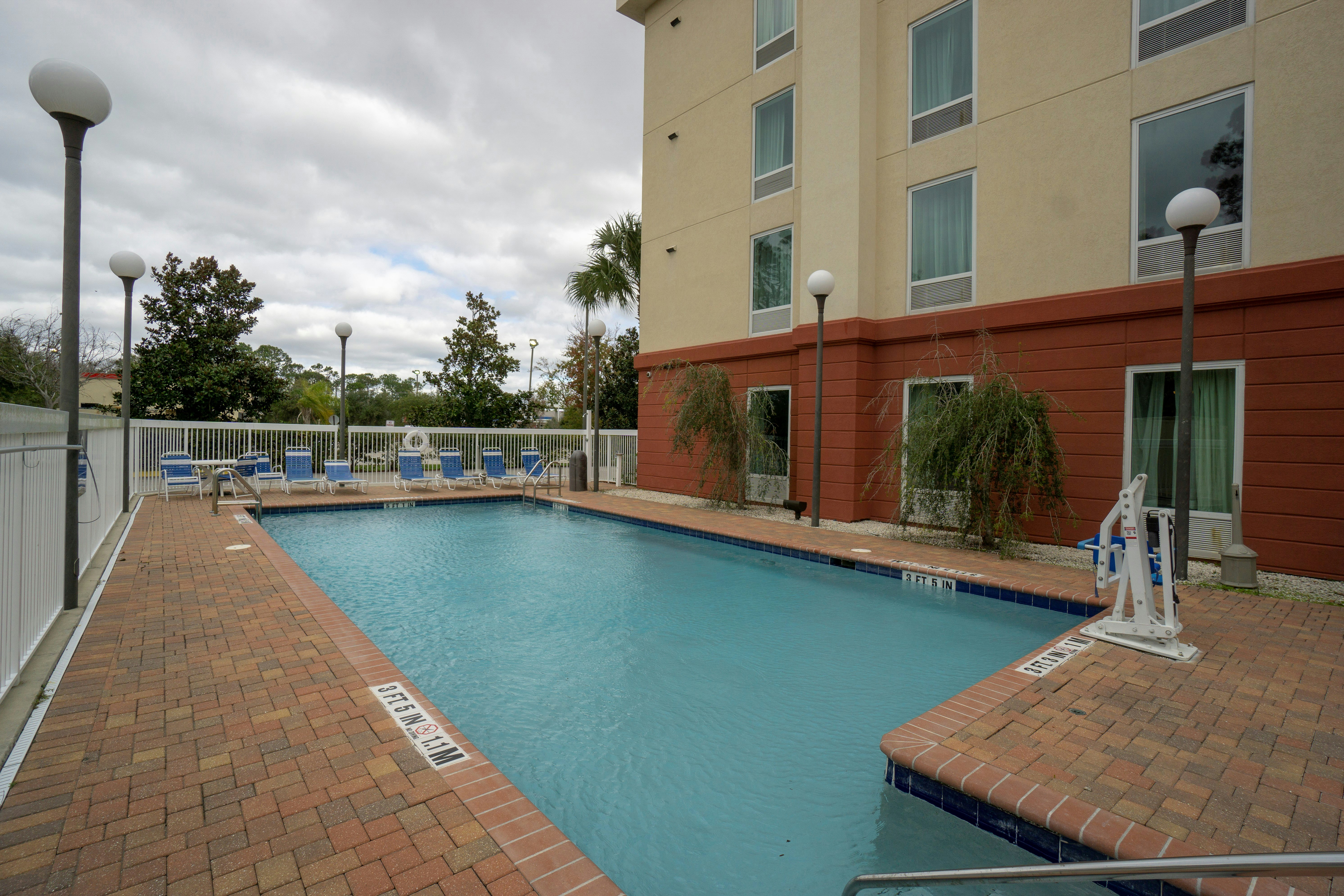 Hampton Inn Suites Palm Coast 71/72