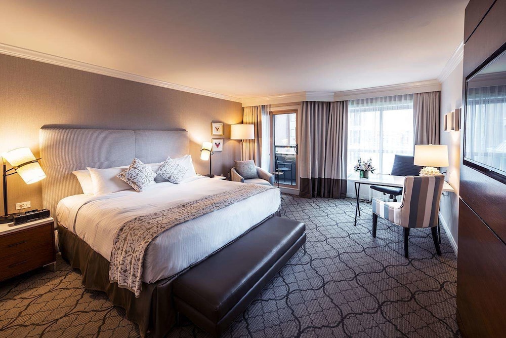 SIGNATURE, KING BED